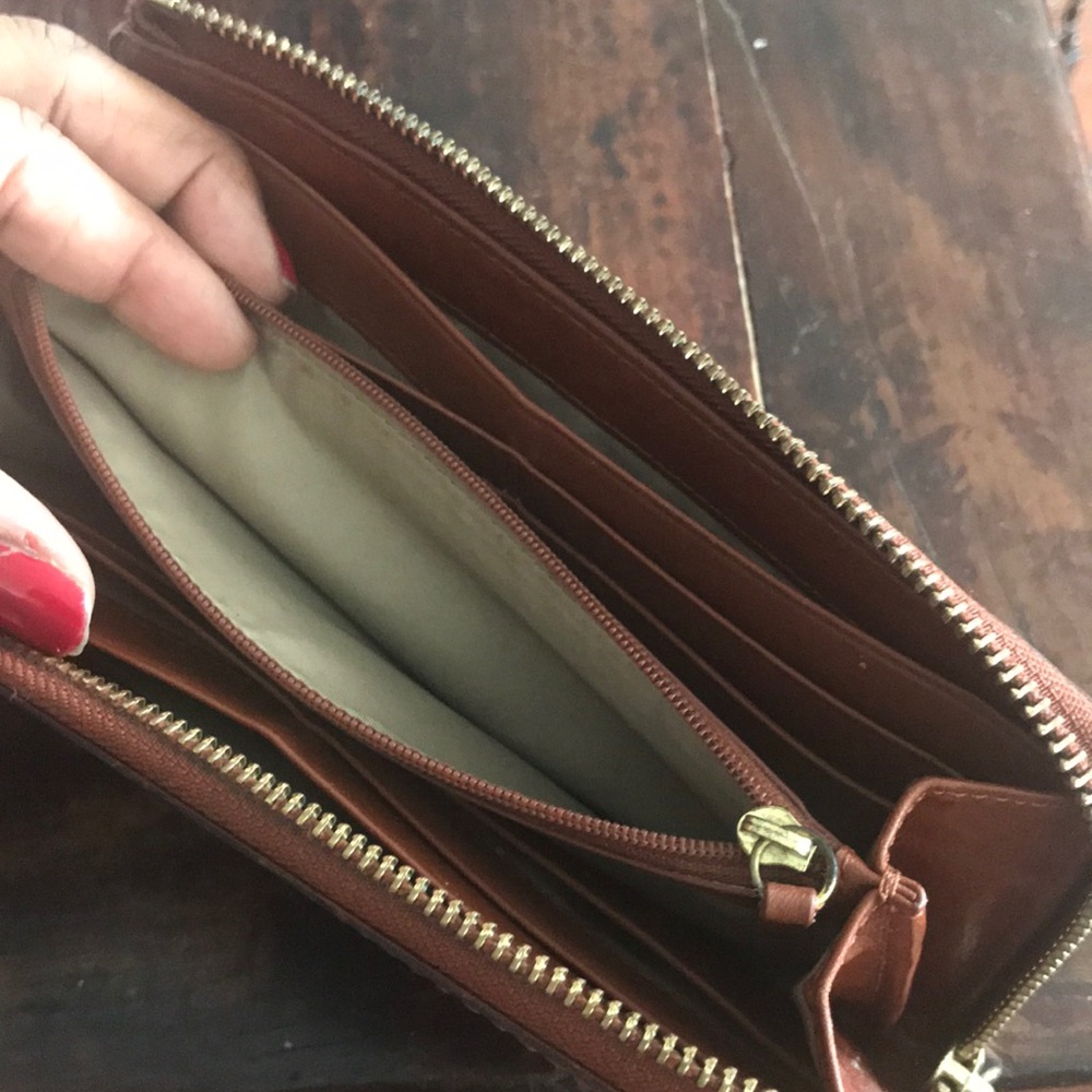 100% Coach Wallet - Picture 4 of 5